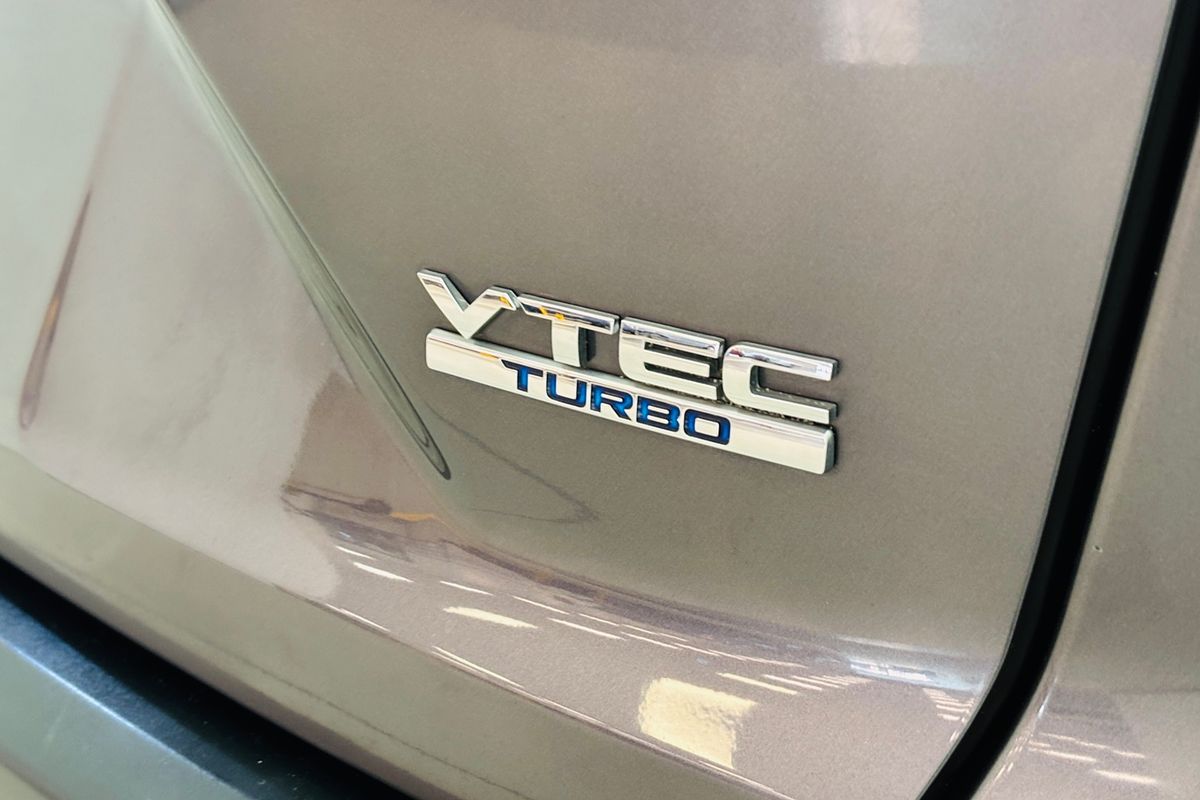 HONDA CR-V 5 Door Automatic VTI-S2 18