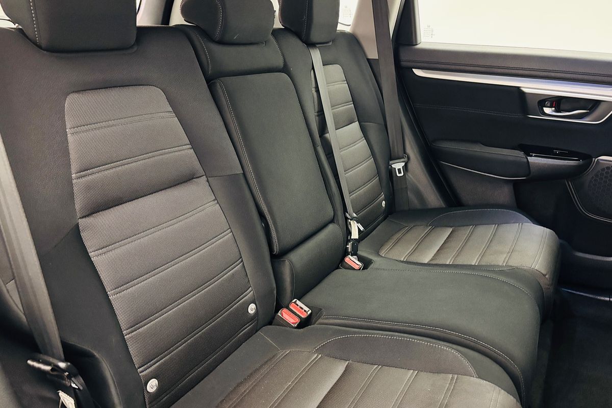HONDA CR-V 5 Door Automatic VTI-S2 18