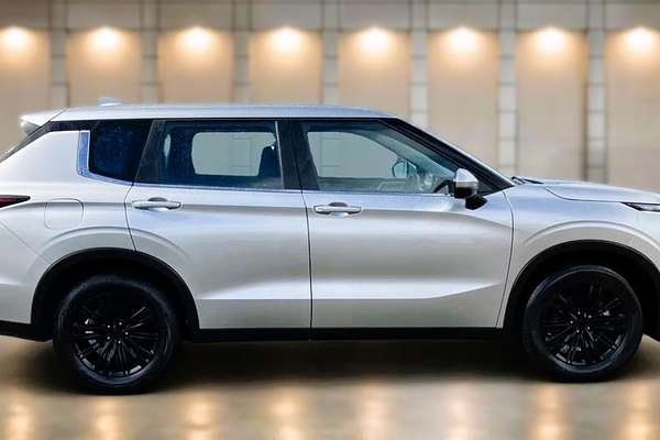 2024 Mitsubishi Outlander ES ZM