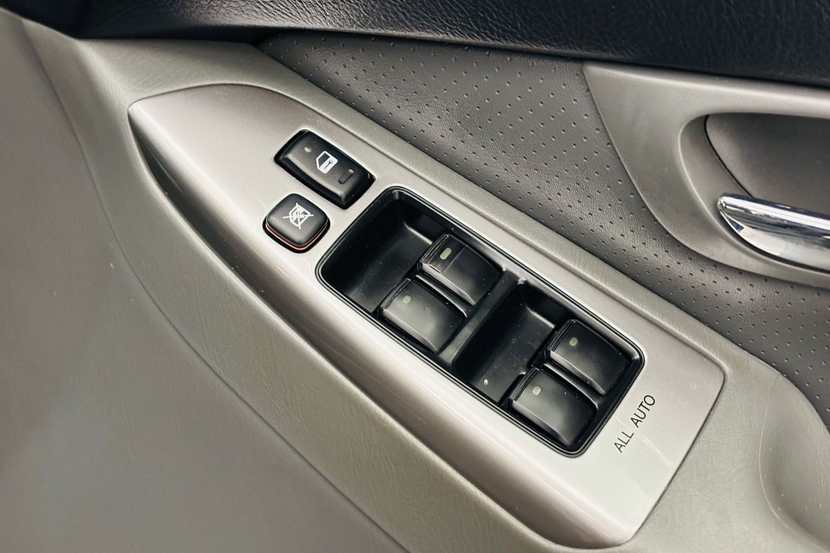 Toyota Prado S/S Grande Automatic Wagon 4.0L Petrol
