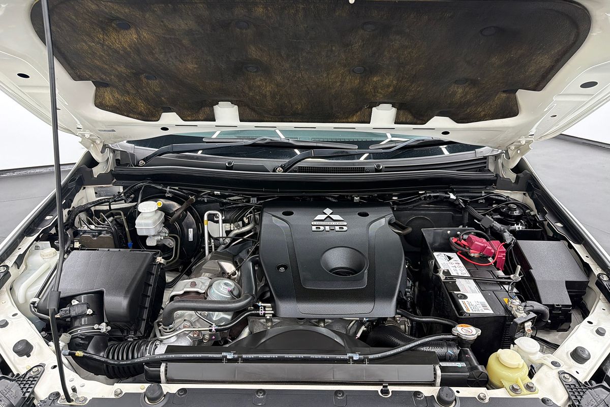 2016 Mitsubishi Pajero Sport GLS QE