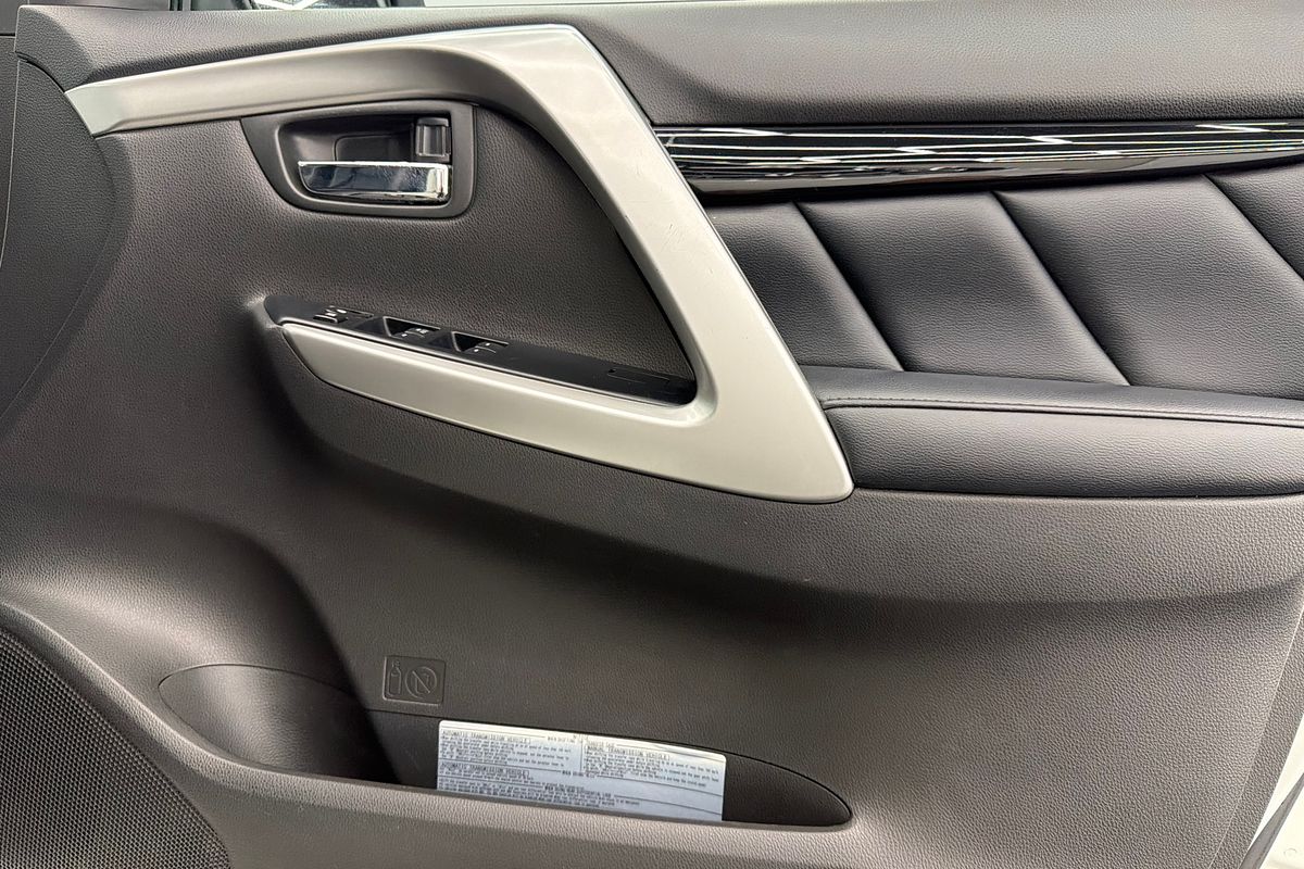 2016 Mitsubishi Pajero Sport GLS QE