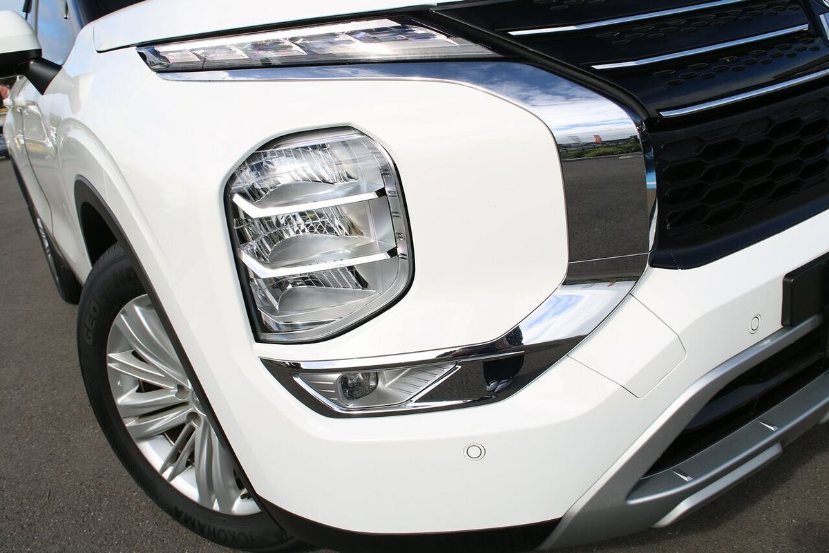 2023 Mitsubishi Outlander LS ZM