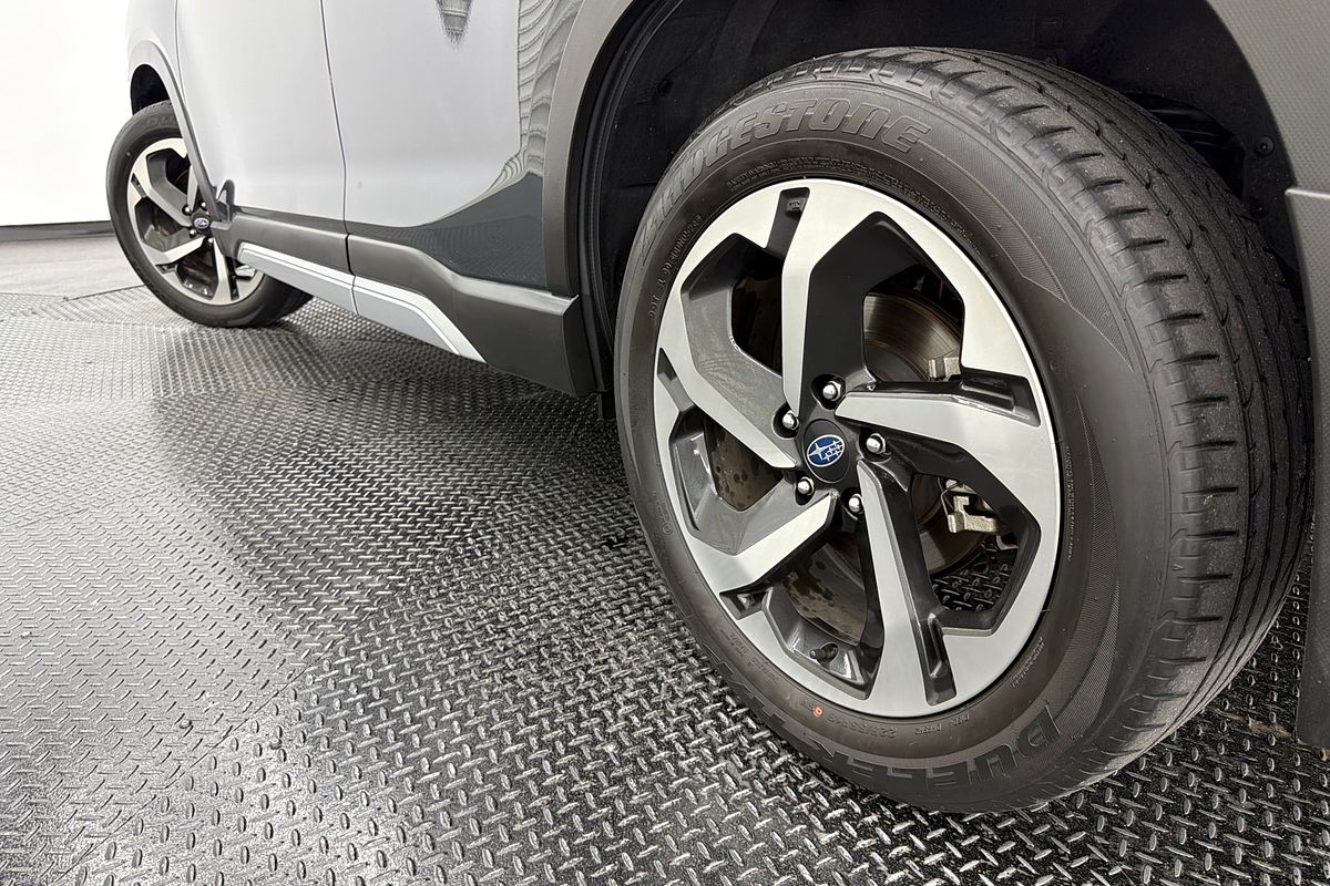 2024 Subaru Forester Hybrid S S5