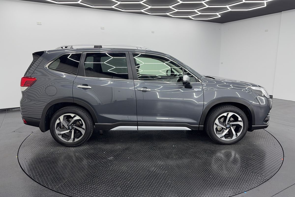 2024 Subaru Forester Hybrid S S5