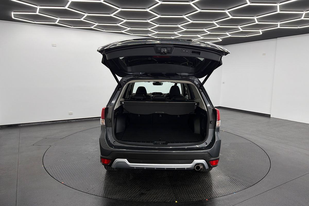 2024 Subaru Forester Hybrid S S5