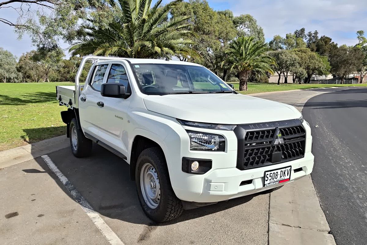 2025 Mitsubishi Triton GLX MV 4X4