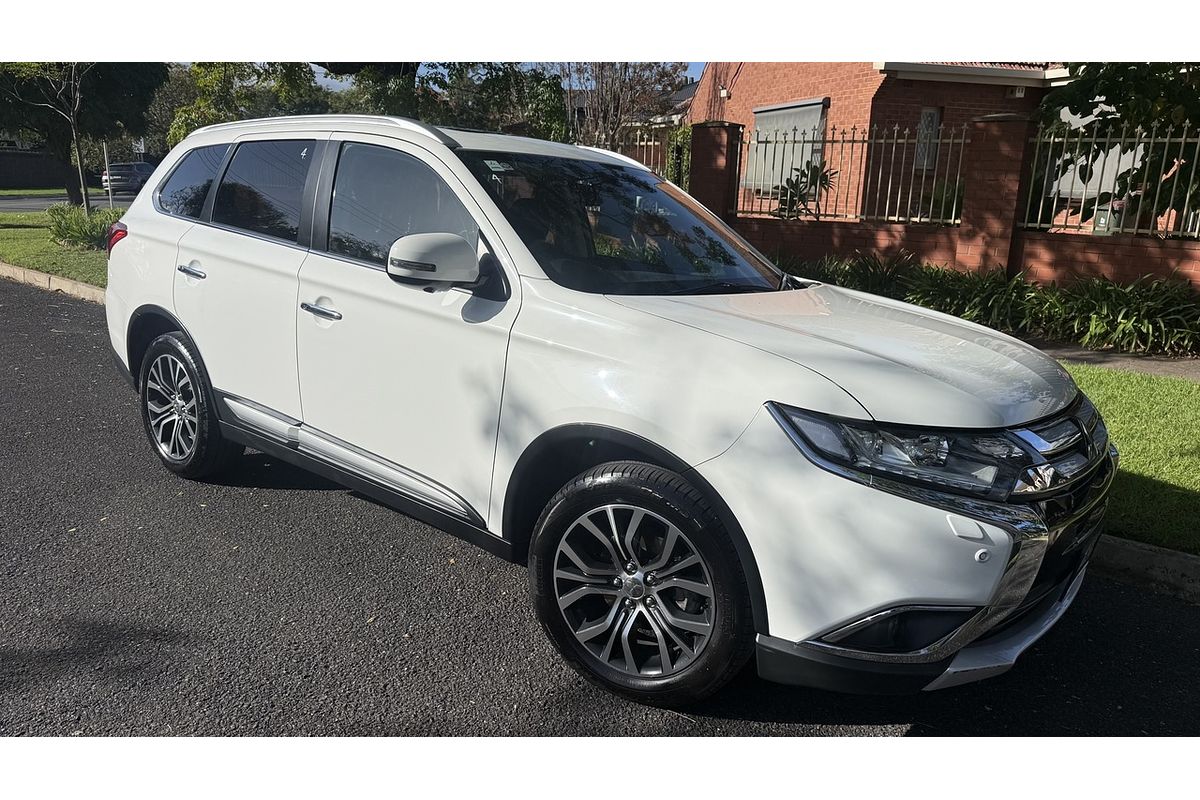 2017 Mitsubishi Outlander Exceed ZK