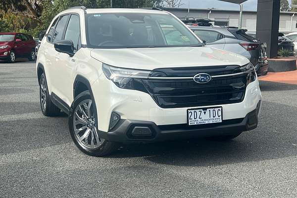 2025 Subaru Forester Hybrid Touring S6