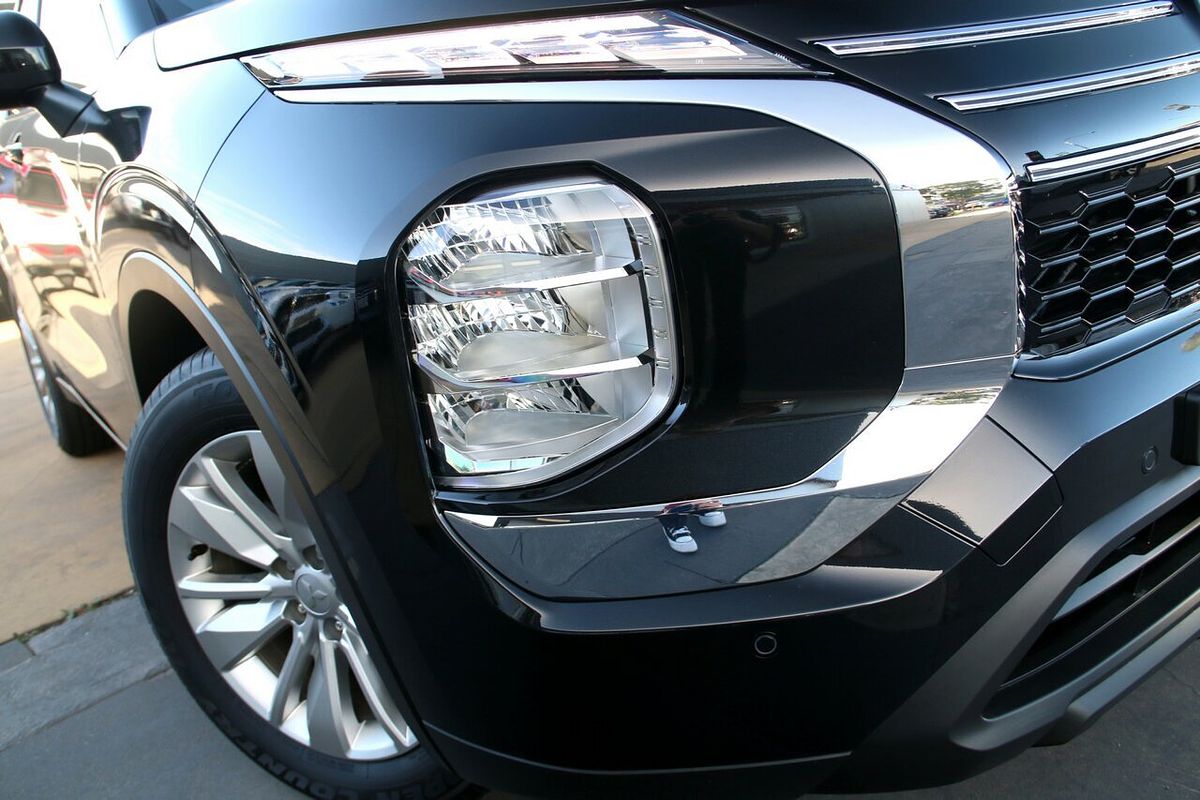 2025 Mitsubishi Outlander ES ZM