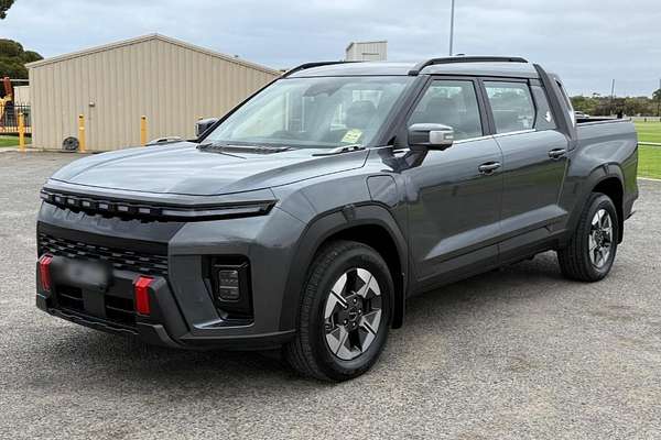 2025 KGM Musso EV AWD O100 4X4 thumb-6