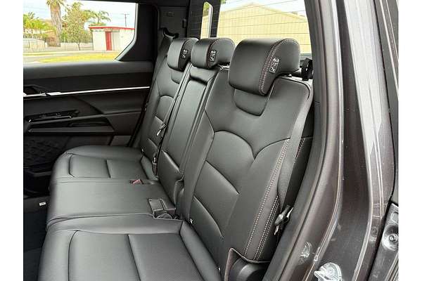 2025 KGM Musso EV AWD O100 4X4 thumb-16