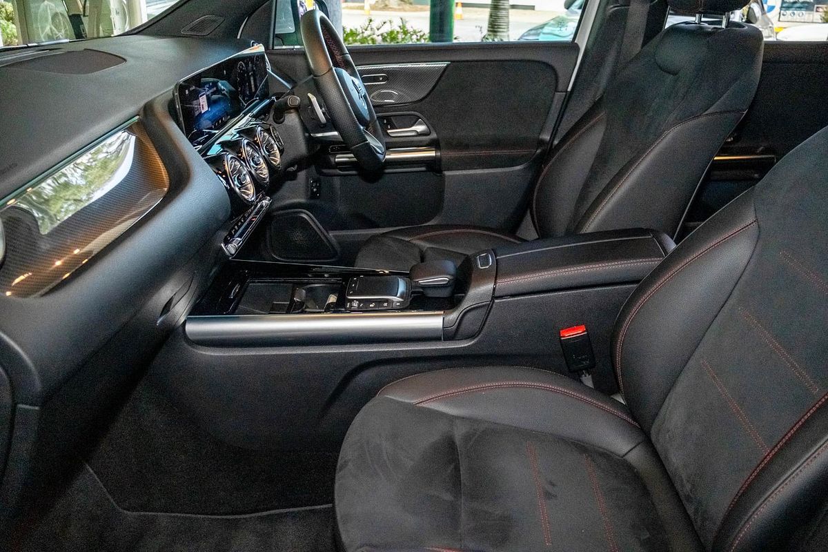 H247 803+053MY GLA250 WAG 5dr DUAL 8sp 2.0T