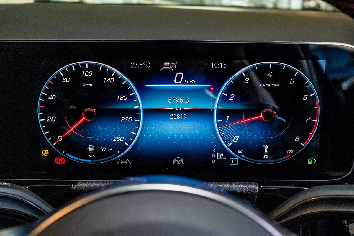 H247 803+053MY GLA250 WAG 5dr DUAL 8sp 2.0T