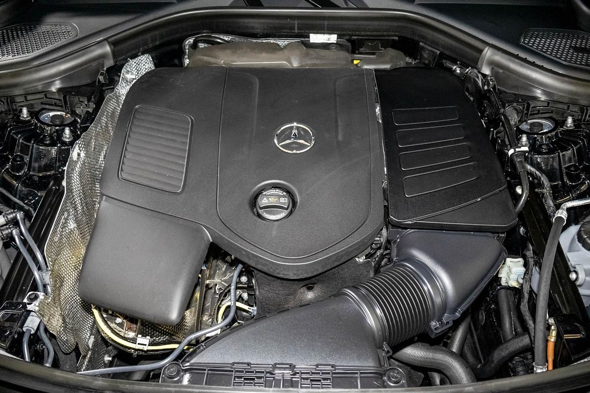 X254 806MY GLC300 WAG 9G 9sp 2 0T/17kW