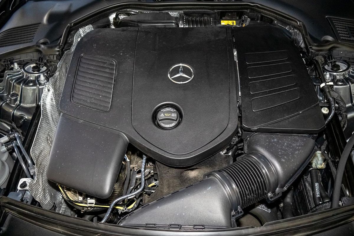 W206 804+054MY C200 SED 4dr 9G 9sp 1.5T/15kW
