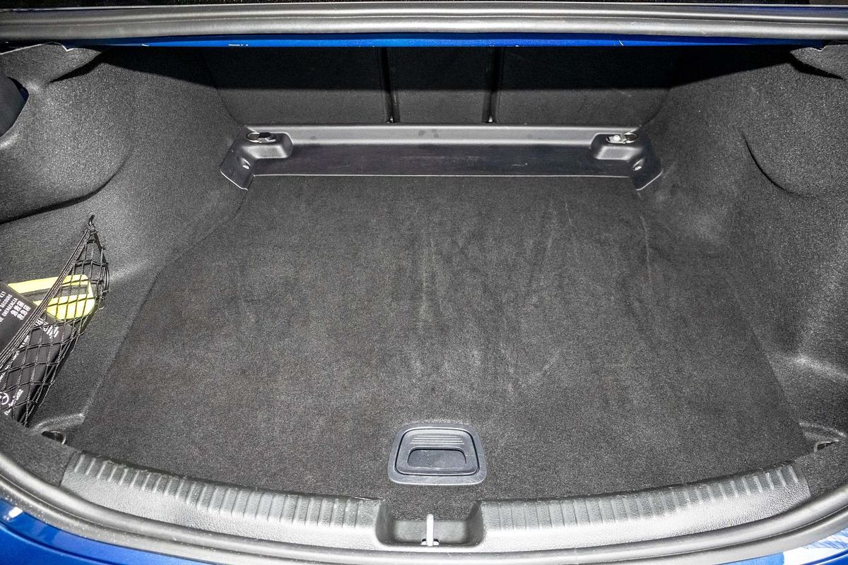 W206 804MY C200 SED 4dr 9G 9sp 1.5T/15kW