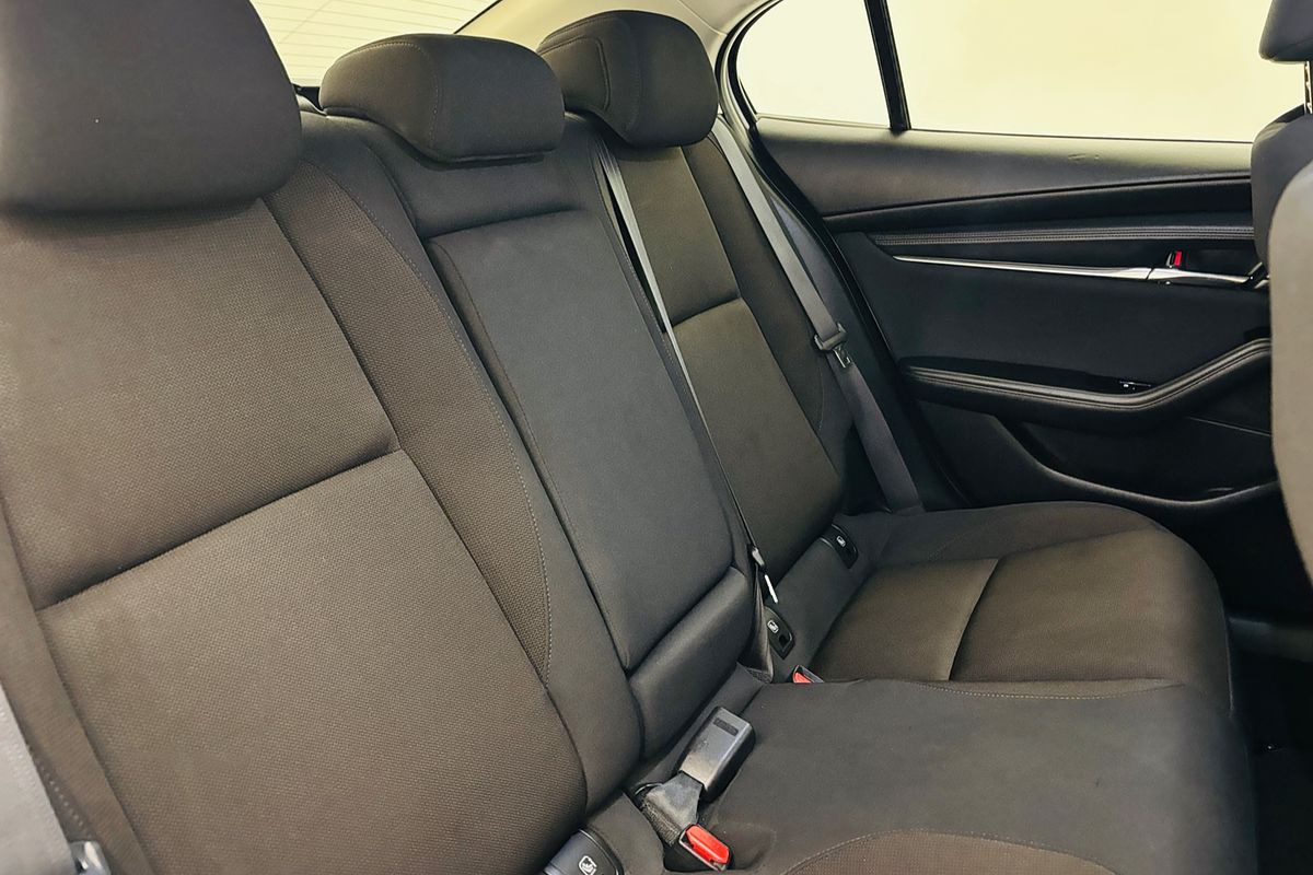 MAZDA3 N 6AUTO SEDAN G20 EVOLVE