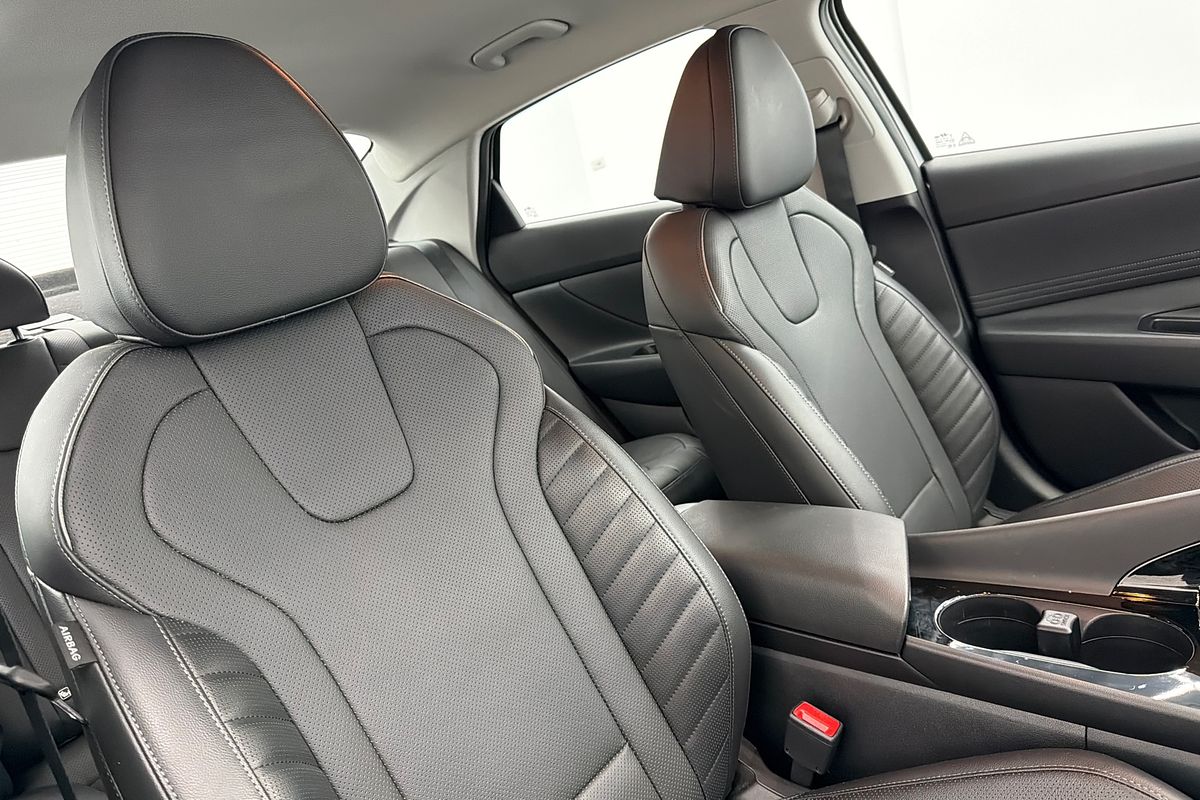 2025 Hyundai i30 Elite Hybrid CN7.V2