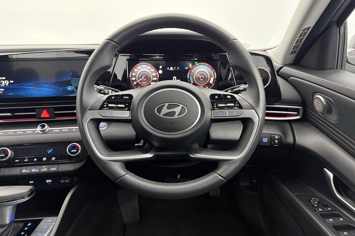 2025 Hyundai i30 Elite Hybrid CN7.V2