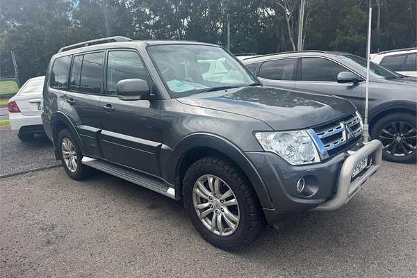 2013 Mitsubishi Pajero VR-X NW