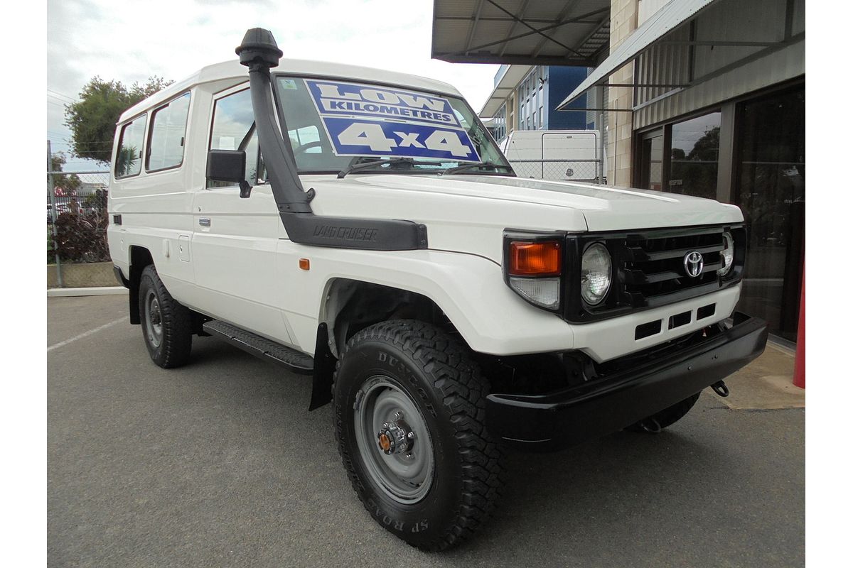 2002 Toyota Landcruiser Troopcarrier HZJ78R