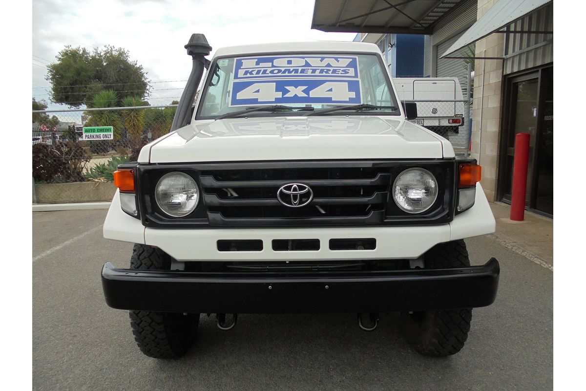 2002 Toyota Landcruiser Troopcarrier HZJ78R