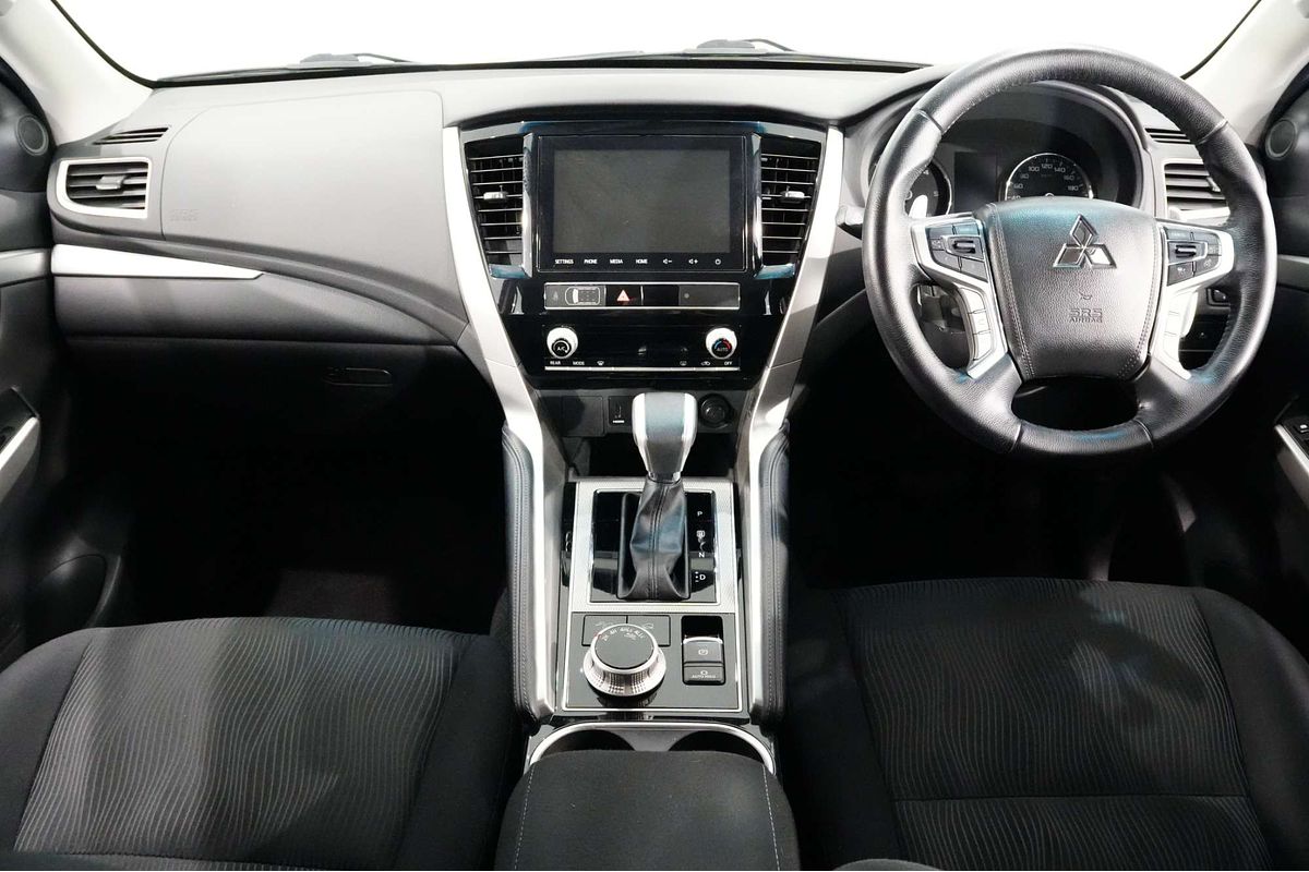 2022 Mitsubishi Pajero Sport GLX QF