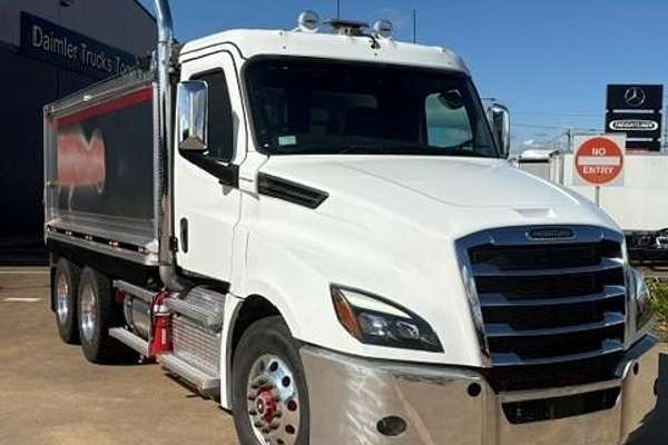 2024 Freightliner Cascadia 126 Tipper