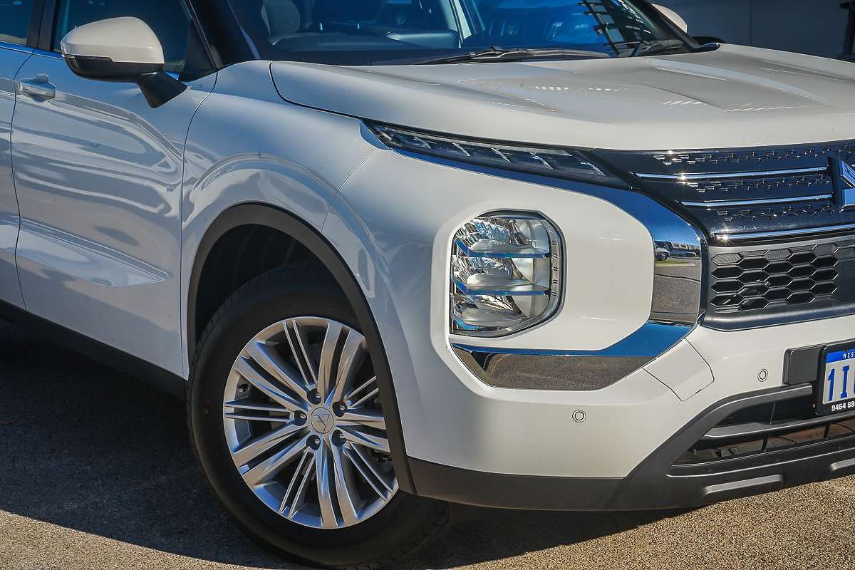 2023 Mitsubishi Outlander ES ZM
