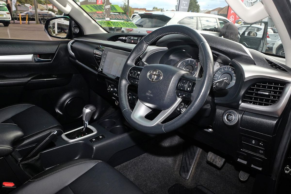 2020 Toyota Hilux SR5 GUN126R 4X4