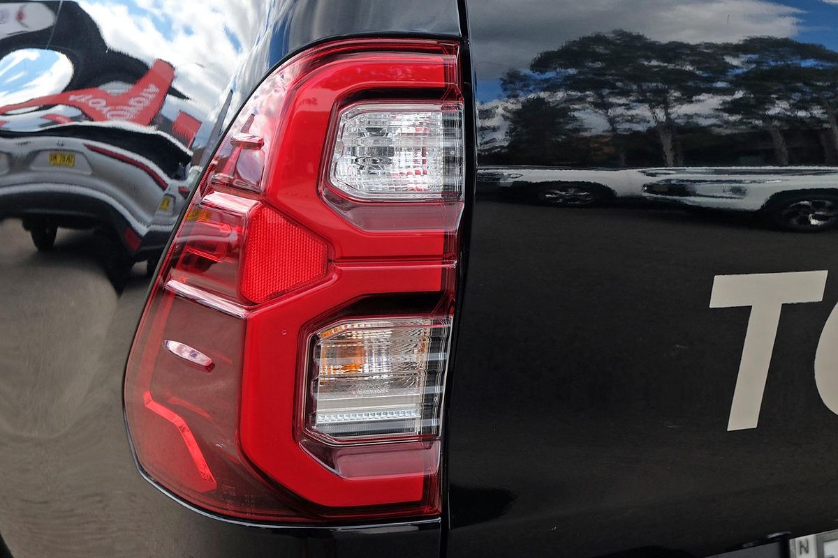2020 Toyota Hilux SR5 GUN126R 4X4