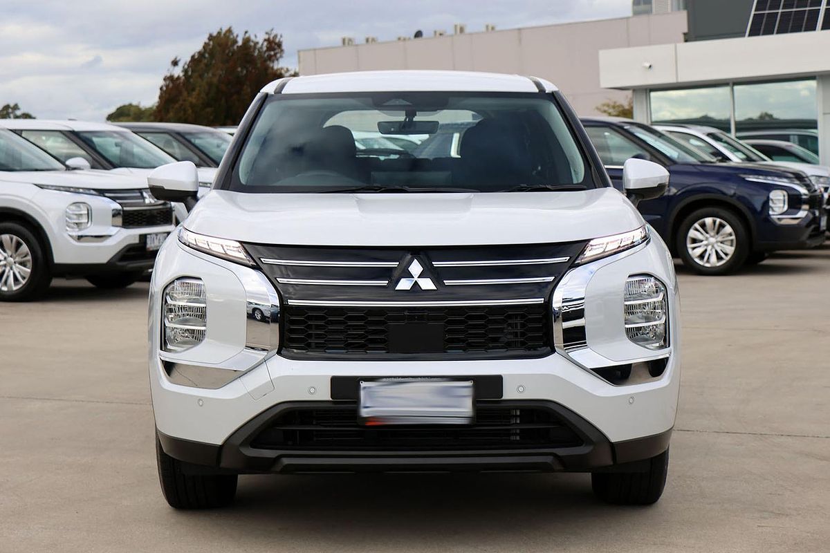 2025 Mitsubishi Outlander ES ZM