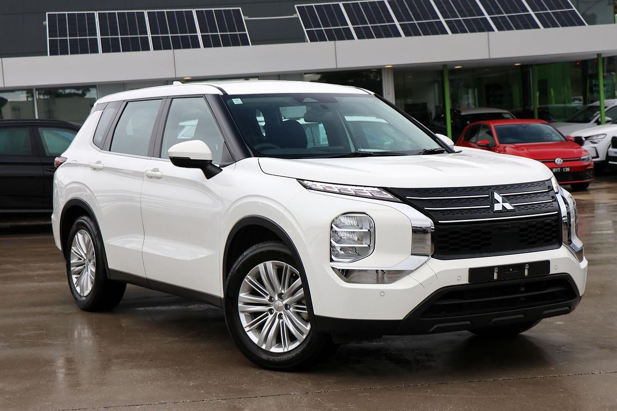 2024 Mitsubishi Outlander ES ZM