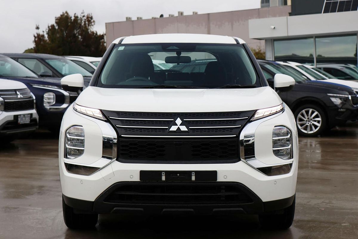 2024 Mitsubishi Outlander ES ZM