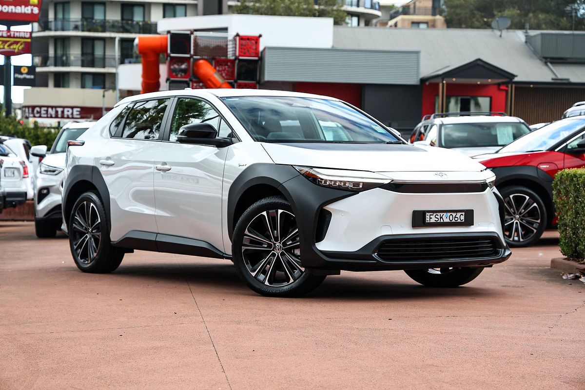 2024 Toyota bZ4X XEAM10R