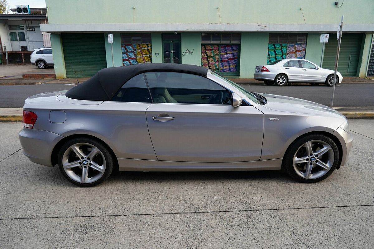2010 BMW 123d E88 MY11