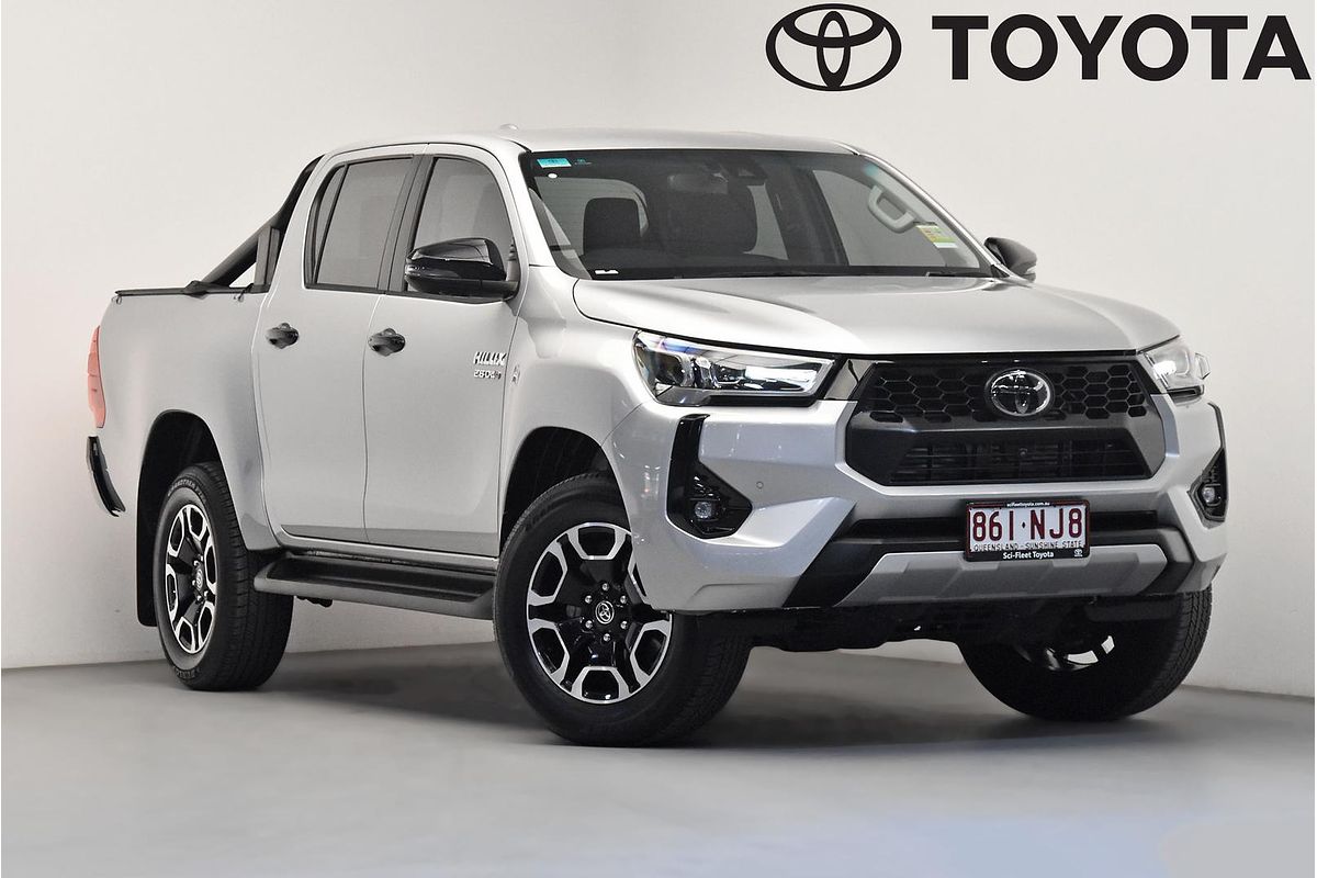 2025 Toyota Hilux SR5 48V GUN126R 4X4