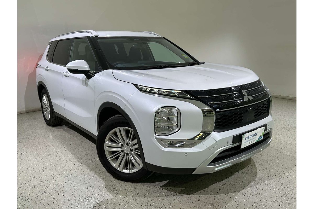 2024 Mitsubishi Outlander LS ZM