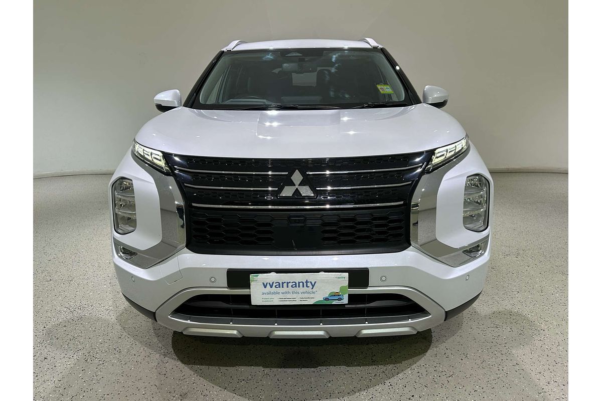 2024 Mitsubishi Outlander LS ZM