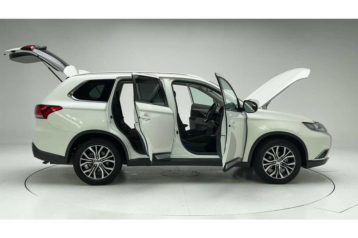 SOLD 2018 Mitsubishi Outlander LS AWD in White Used SUV Moorooka QLD