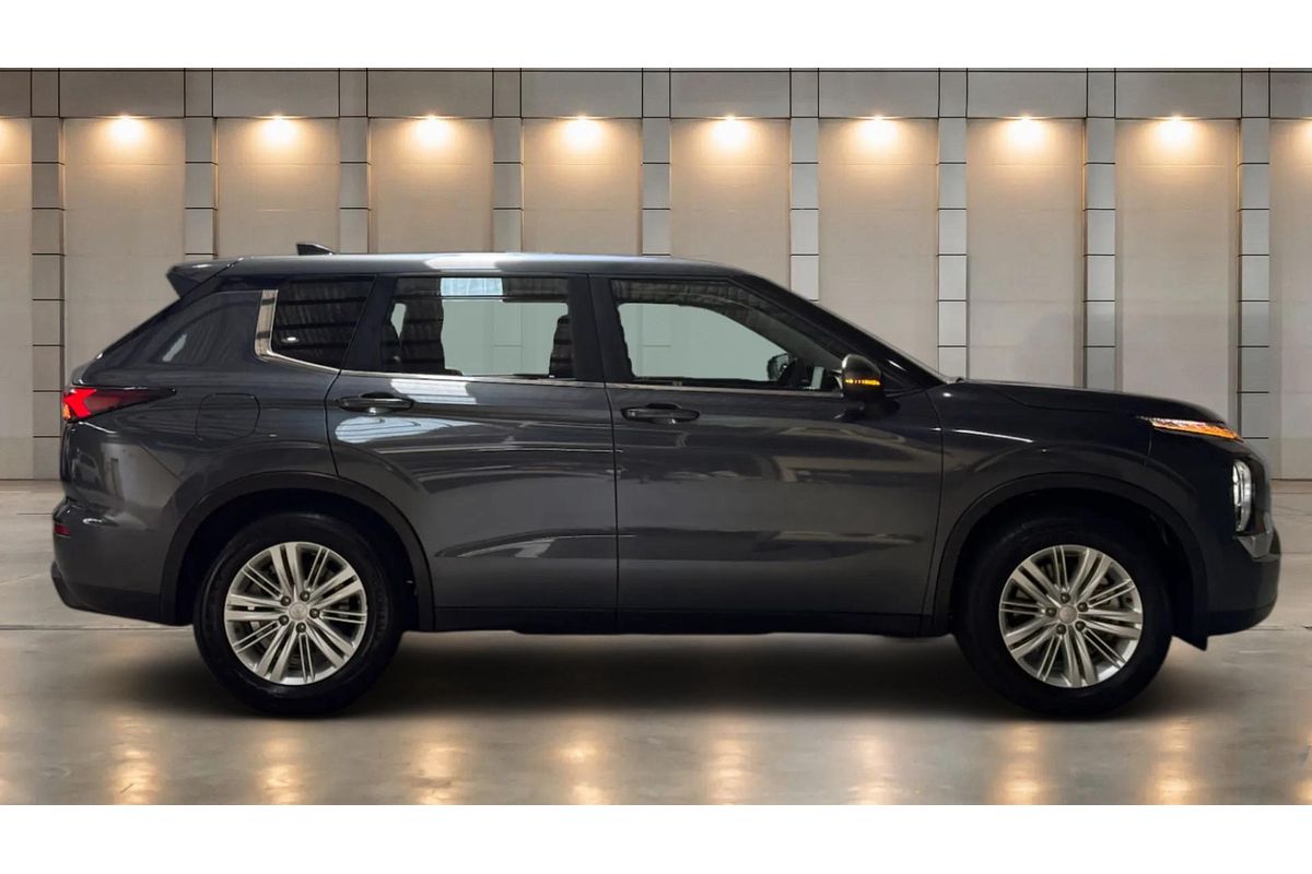 2024 Mitsubishi Outlander ES ZM