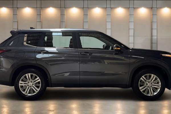 2024 Mitsubishi Outlander ES ZM