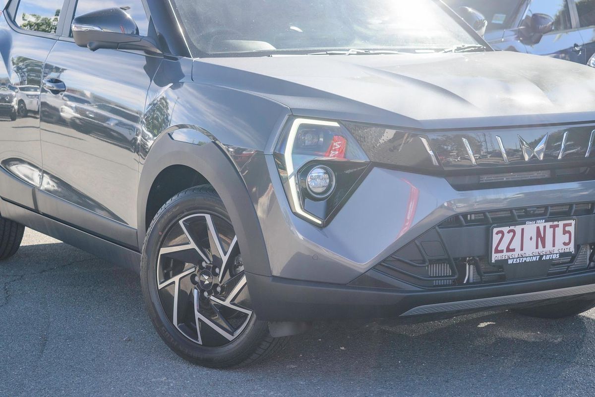 2025 Mahindra XUV3XO AX7L