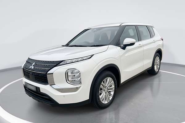 2024 Mitsubishi Outlander ES ZM