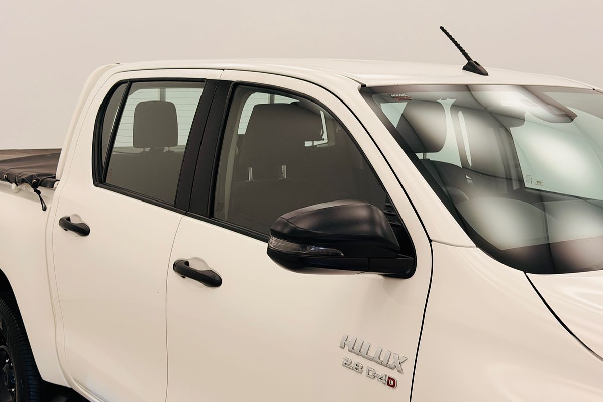 Hilux 4x4 SR 2.8L T Diesel Automatic Double Cab