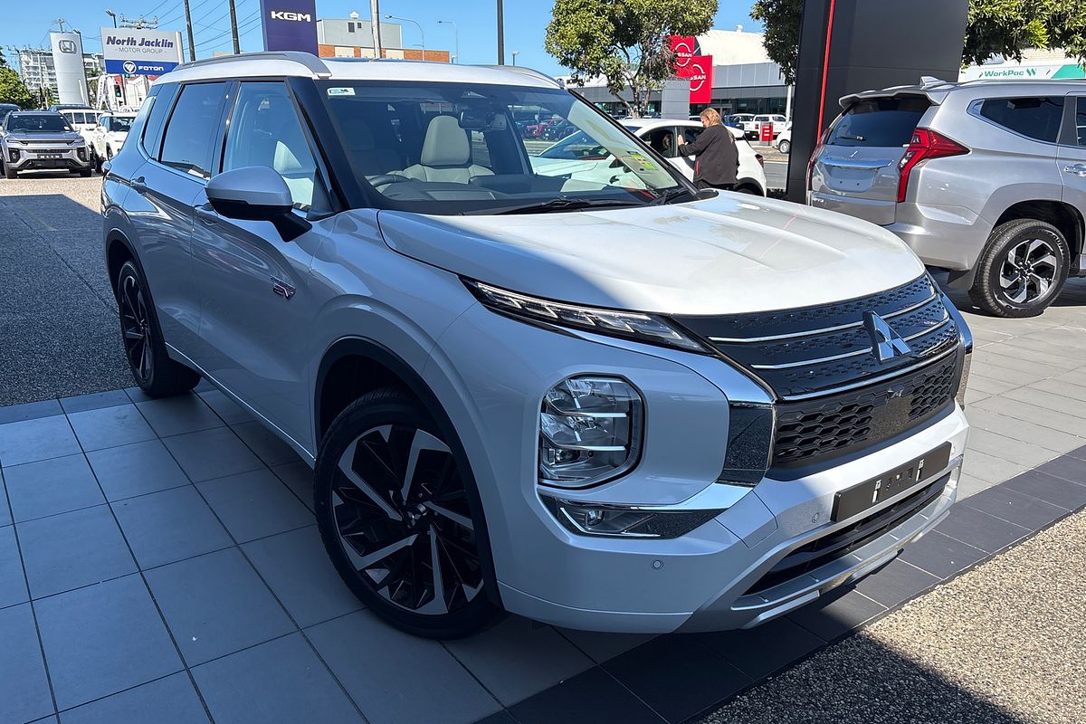 2024 Mitsubishi Outlander PHEV Exceed ZM