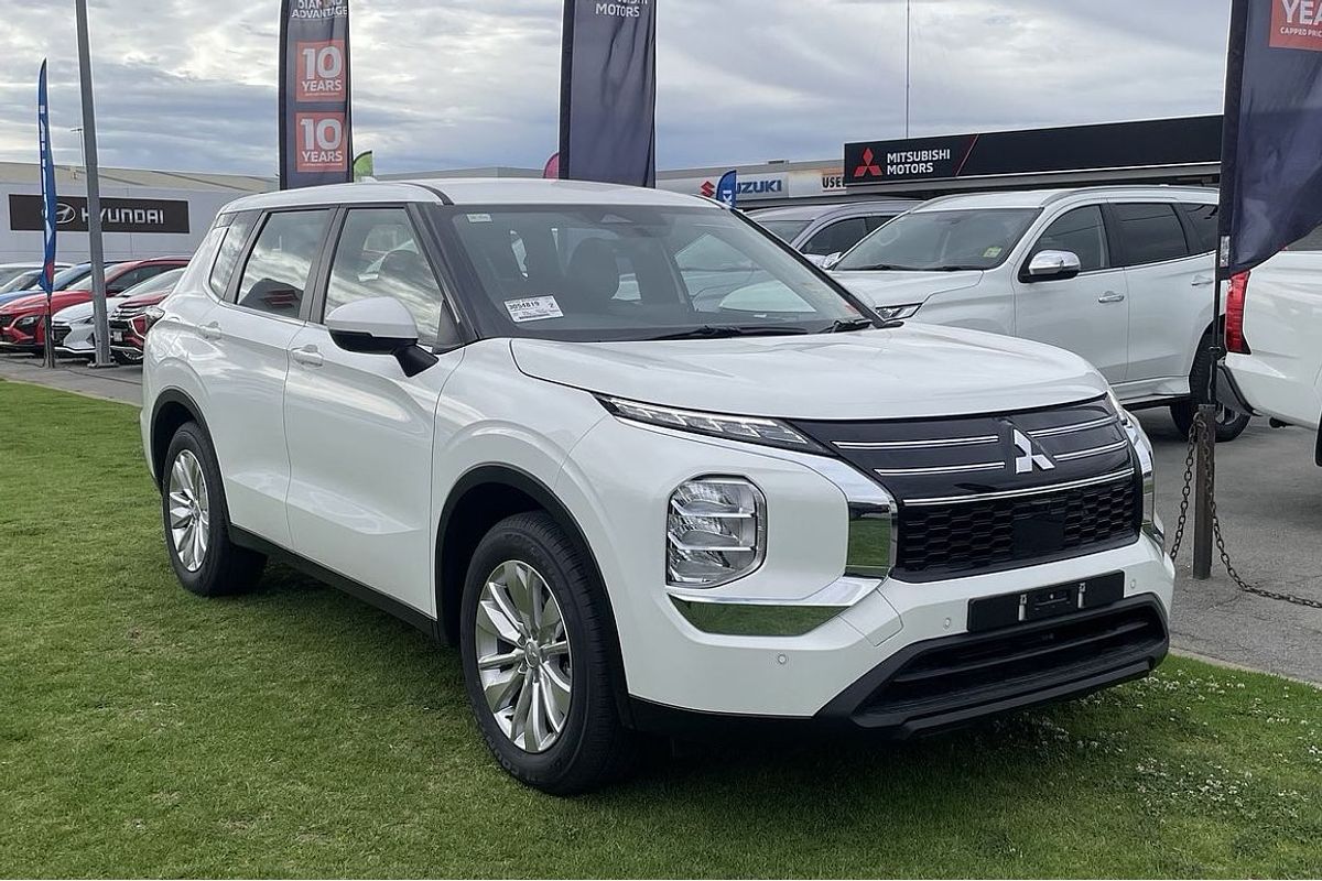 2025 Mitsubishi Outlander ES ZM