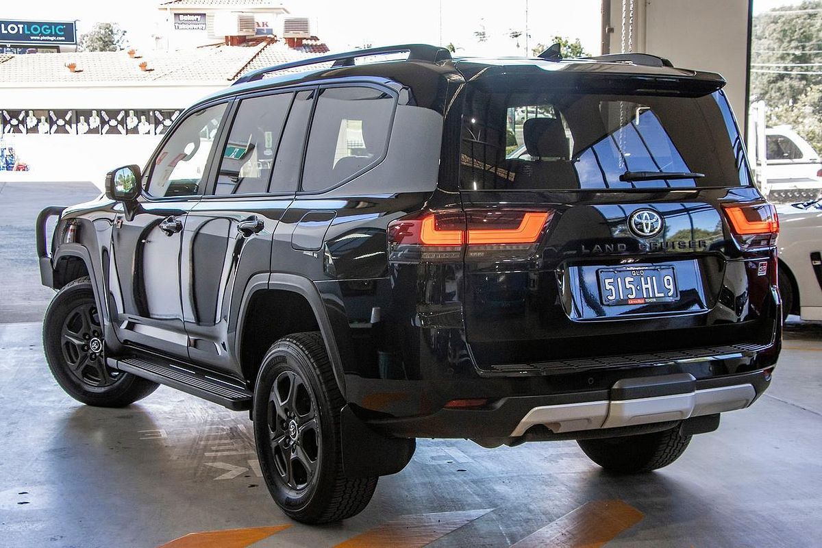 2023 Toyota Landcruiser GR Sport FJA300R