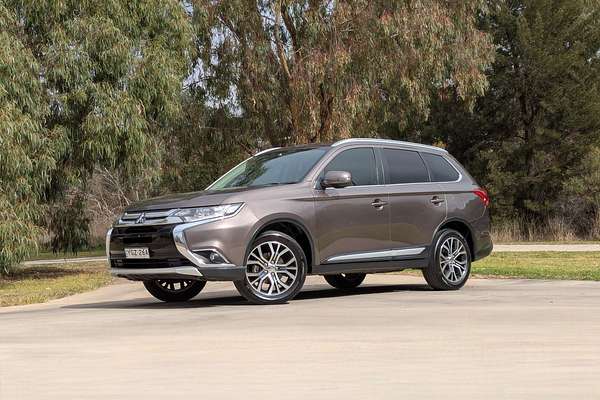 2017 Mitsubishi Outlander LS Safety Pack ZK